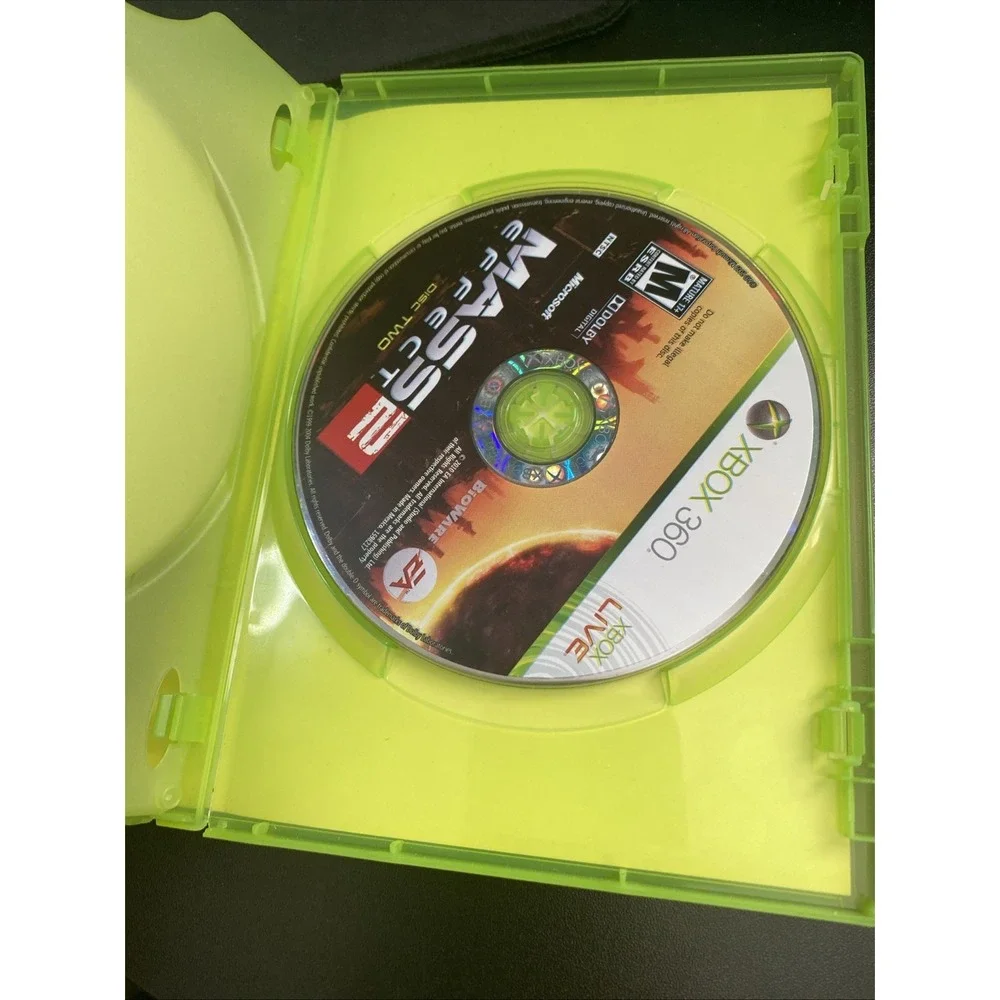 Mass Effect 2 (Xbox 360, 2010) Complete 2 Discs